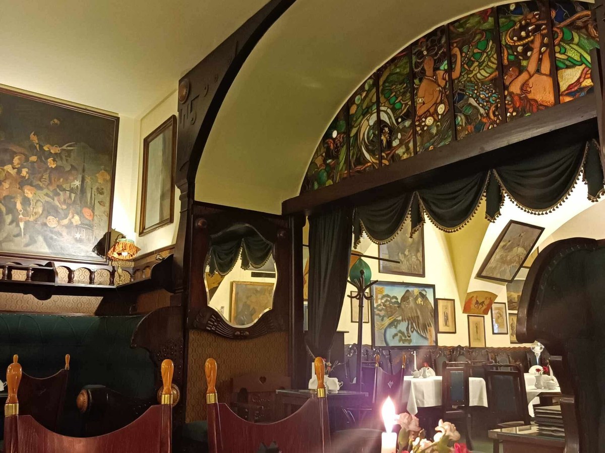 Jama Michalika: Kraków’s Time Capsule Café ️