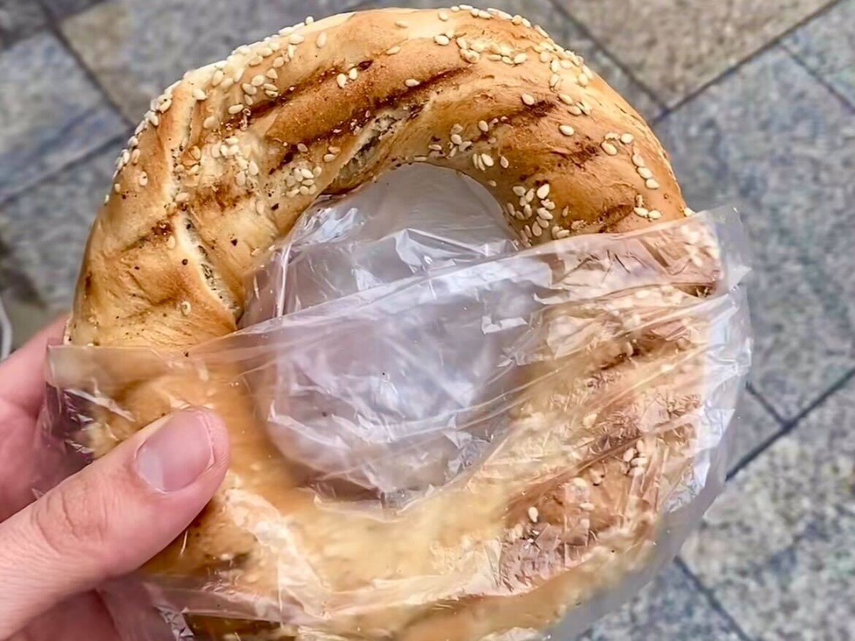 Kraków’s Tastiest Icon – The Obwarzanek ️