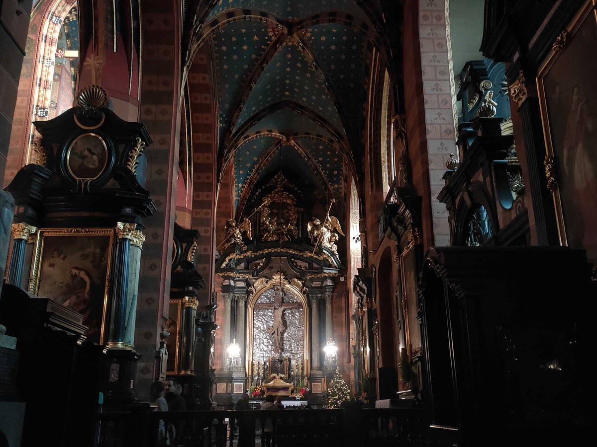 Kraków’s Iconic Melody & St. Mary’s Basilica